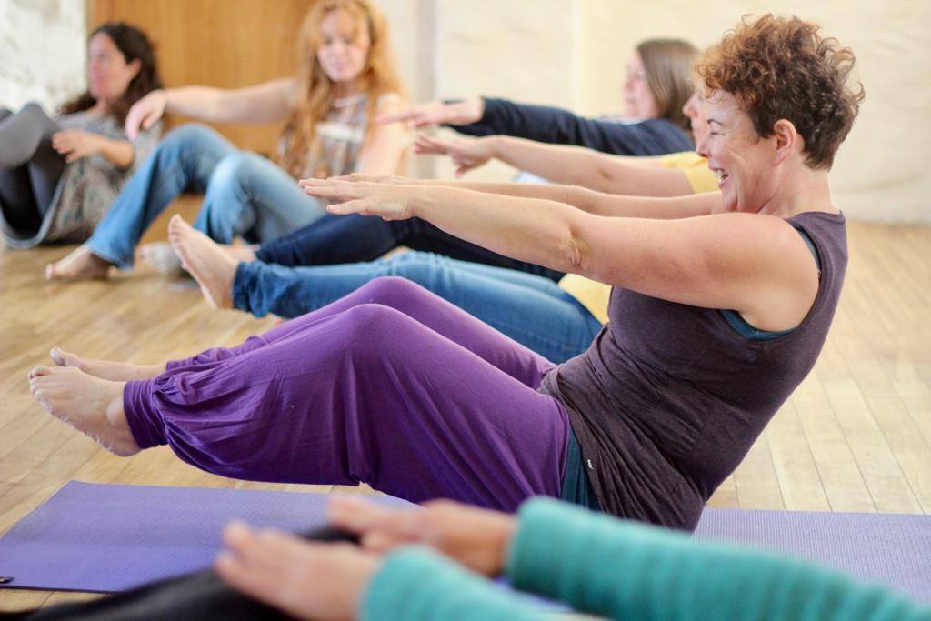 LletyArall's tweet image. Mae Llety Arall ynghŷd â @troediogwynedd @ellenceri @LeisaMererid yn trefnu penwythnos arbennig i ymwelwyr ganolbwyntio ar eu lles (cyfrwng Cymraeg) Nifer cyfyngedig o lefydd ar gael - manylion llawn ar gael yma: lletyarall.org/encilarall
#lles #hunanles #adweitheg #cymraeg #yoga