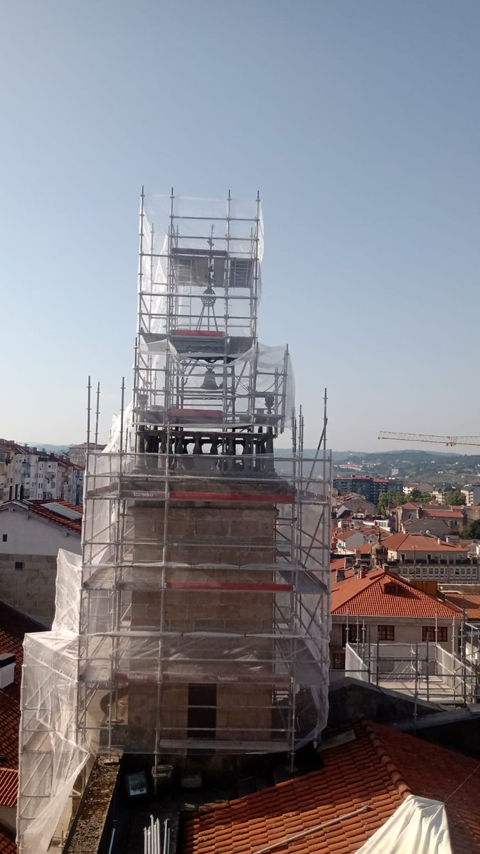 A_CR_E's tweet photo. ¡En verano much@s Conservador@s Restaurador@s seguimos trabajando!
En andamios al exterior, con condiciones climáticas a veces, extremas.
¿Qué debemos saber?
ATENCIÓN 🆘❗

Mira este hilo 👇👇👇
#OlaDeCalor
#SeguridadTrabajo
#SomosACRE https://t.co/2o5D6TuteW