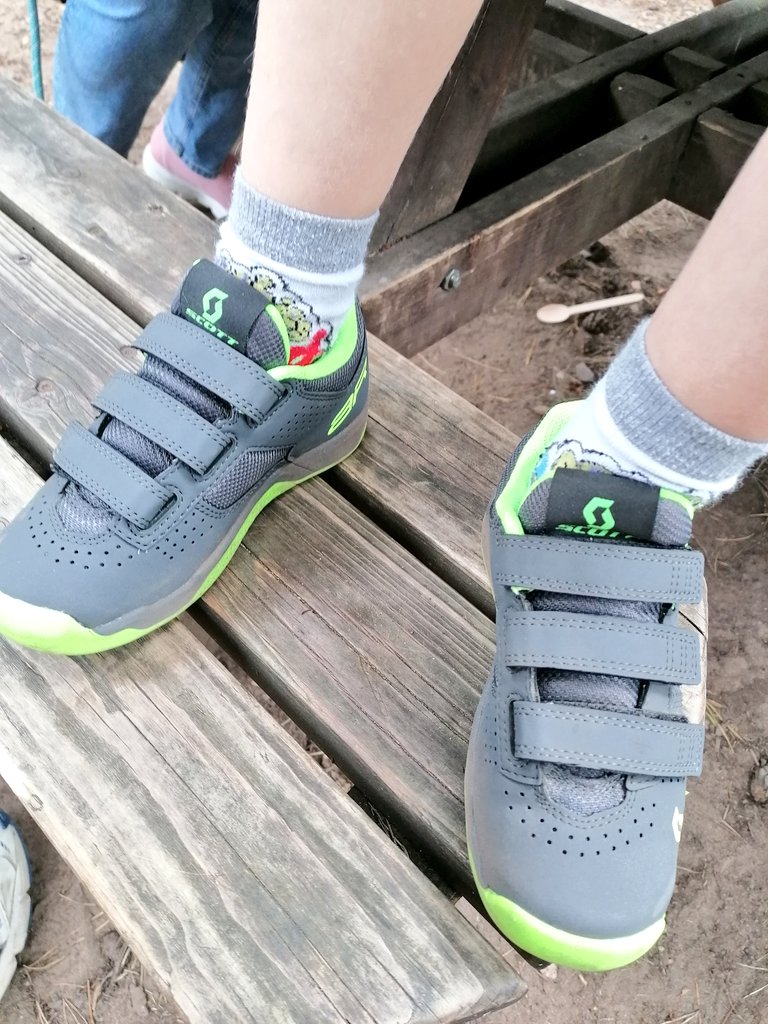 #SherwoodPines for the weekend.

First time on a bike in 5yr, since back on the fags. 

Boys now smashing the pump track.

He was sent in crocs, so bought him some @scottmtbracing MTB shoes. Small mortgage required.