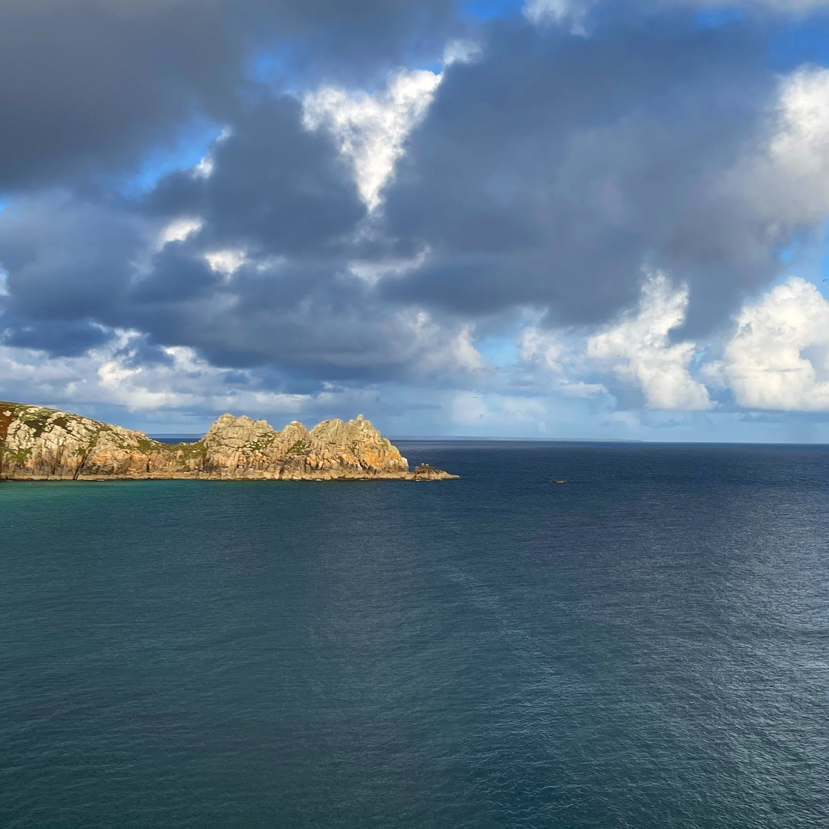 The #viewfrombackstage at the @minacktheatre this evening. You don’t get that at every venue, do you?  sarahmcquaid.com/tour #theatrewithaview 
#minacktheatre #porthcurno #cliffsidetheatre #outdoortheatre #penzance #cornwall #kernow #kernowlife #kernowfornia
#sarahmcquaid