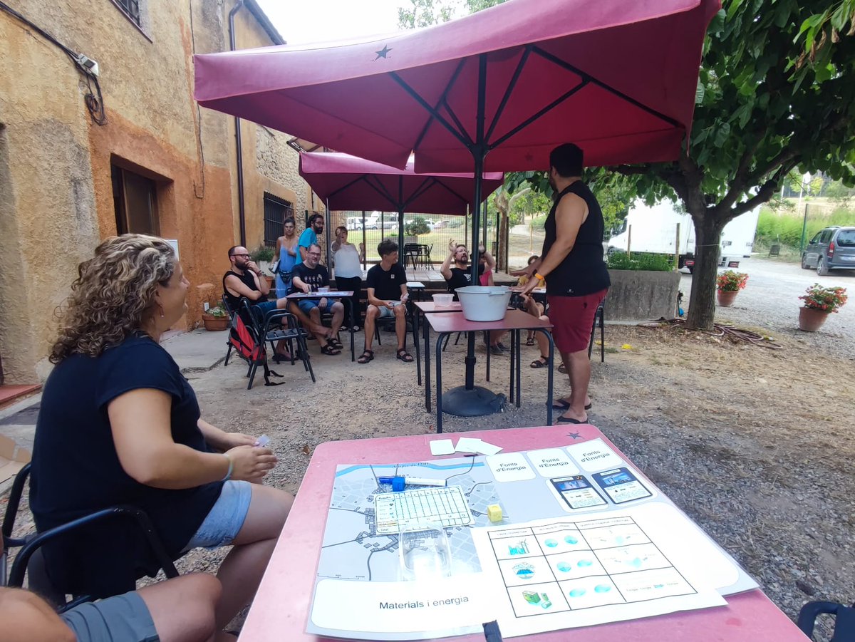 betacamp_edu's tweet photo. Nodes, conversa, aprenentatge, intercanvi, reflexió, eines, llibres, fonamentació, metodologia... El #betacamp23 avança imparable. #betacamp https://t.co/tDUPWiD1EG