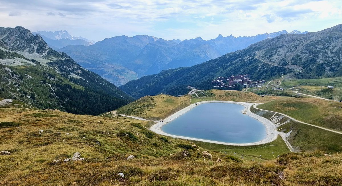 Loved my day hiking from Arc 1950 in the Vanois region of France ❤️
<a href="/arc1950/">ResortClub</a> #arc1950 #hike #hiking #vanois #france #alps