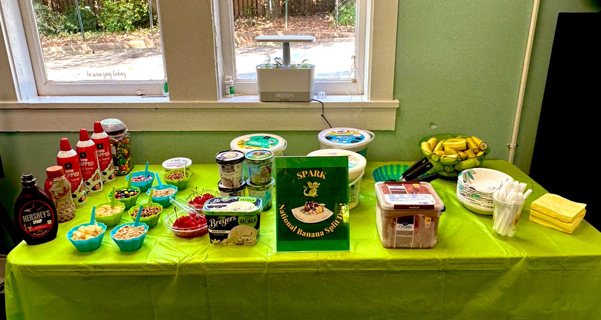 Day 19 ✅ <a href="/APS_SPARK/">Springdale Park</a> 🐉💚🌳
Breakfast from <a href="/FlyingBiscuit93/">The Flying Biscuit Cafe</a> sponsored by our AMAZING <a href="/SPARKpto/">Springdale Park PTO</a>, 😎 attendance prizes with Ms. Bell during lunch, &amp; celebrating National 🍌 Split Day with our staff of 🐉! We’re SPARKling! ✨✨✨✨✨