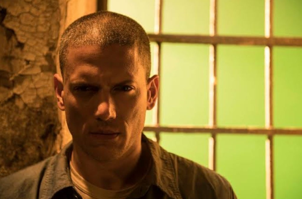 IMDB puanlarına göre, Dünyanın en iyi dizileri ilk 25 listesi:

📌1 - Breaking Bad
📌2 - Band of Brothers
📌3 - Chernobyl
📌4 - The Wire
📌5 - Avatar: The Last Airbender 
📌6 - Game of Thrones
📌7 - The Sopranos
📌8 - Attack on Titan
📌9 - Rick and Morty
📌10 - The Twilight Zone