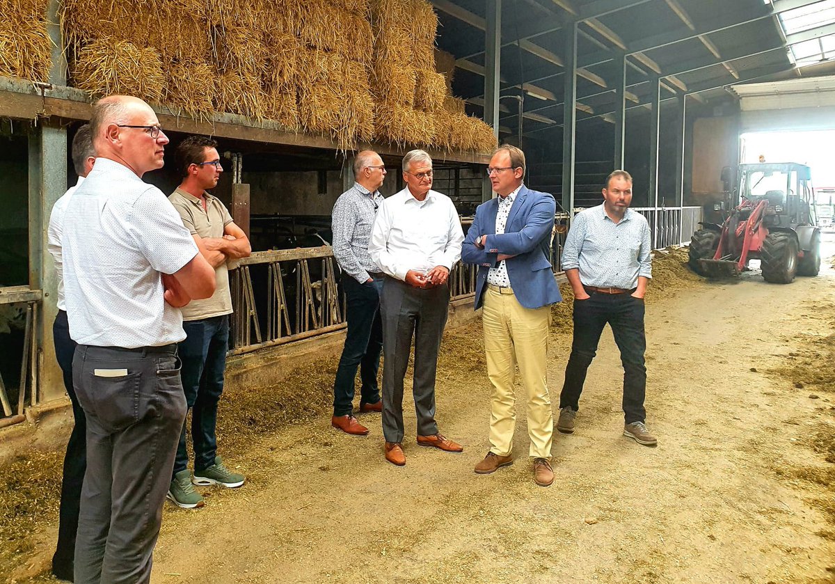 Goed om vrijdag te overleggen bij SGP-landbouwplatform samen met o.a.  <a href="/BisschopRoelof/">Roelof Bisschop</a> en <a href="/Peter_Schalk/">Peter Schalk</a>. Boeiend om bij varkens-melkveebedrijf Van Ommeren te zien hoeveel circulariteit er al in onze landbouw plaatsvindt.
Dank aan <a href="/VWestreenen/">steven v westreenen</a> voor goede ontvangst op de Veluwe.