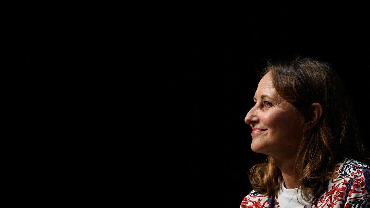 Européennes : le souhait d'une liste "d'union" formulé par Ségolène Royal "fait écho à ce que souhaitent les électeurs de gauche", estime l'eurodéputée LFI Manon Aubry
➡️ l.francetvinfo.fr/WI0