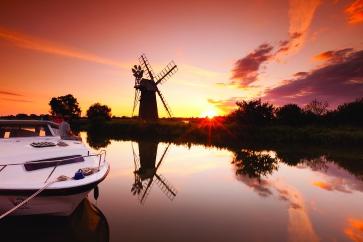 Norfolk BroadsDirect tweet media