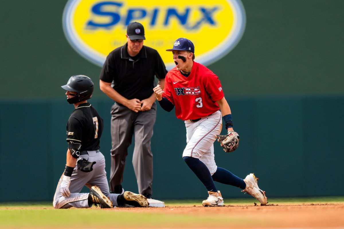 𝙉𝙊𝘽𝙊𝘿𝙔 in the <a href="/SoConSports/">The Southern Conference</a> started more games last season than <a href="/garretthowe6/">Garrett Howe</a>. All 62 of ours to be exact 💪 

#SetTheStandard
#AllForSAMford