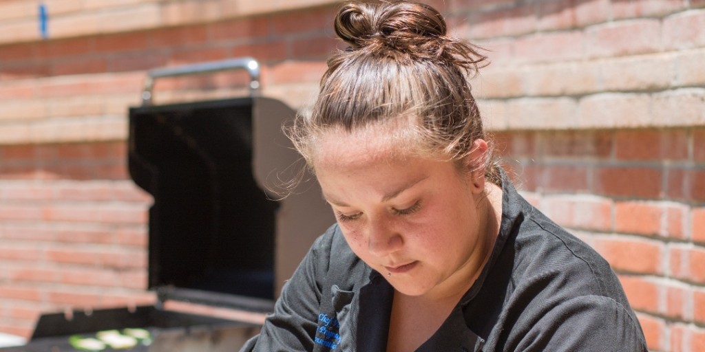 UCRSRC's tweet photo. Learning to cook has never been so much fun! Join Chef Val for cooking classes in a friendly environment. Let's whip up something delicious together! Join us for our end-of-summer BBQ! Let's make sure to savor the last few days of summer sun 🍔 #ucrsrc #ucr #ucriverside #recit https://t.co/vOyTOcXqpP