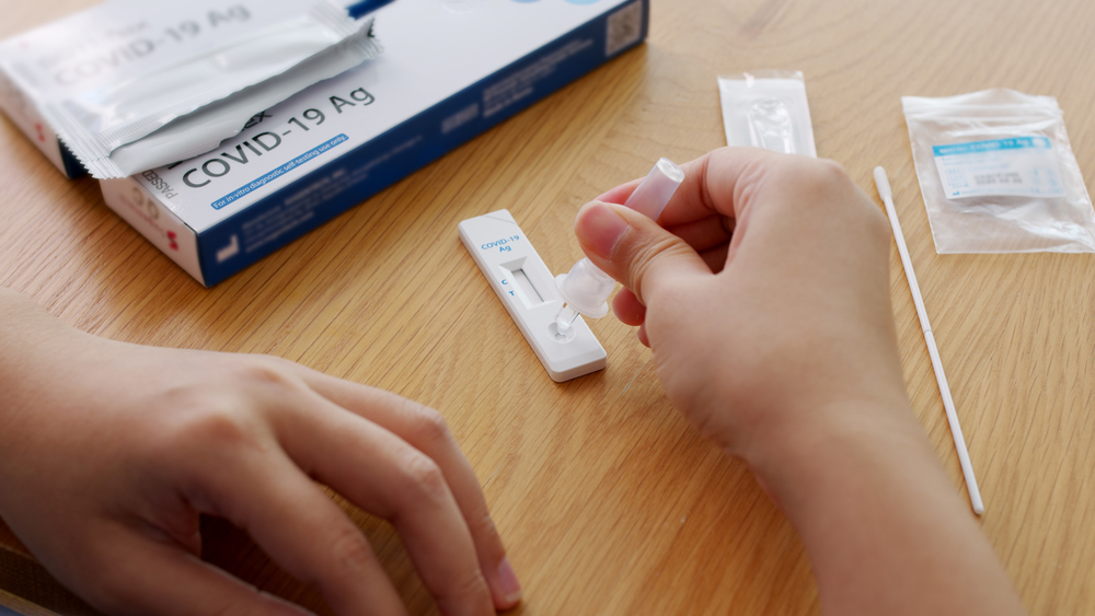 theUSAging's tweet photo. Through @ACLgov’s partnership with the @HHSGov, #AAAs and #StateUnitsOnAging can receive #COVID19 tests to distribute to consumers. Register by 9/15. Submit your contact information: https://t.co/xzNo5r4cAC. https://t.co/s1glX2Af2n