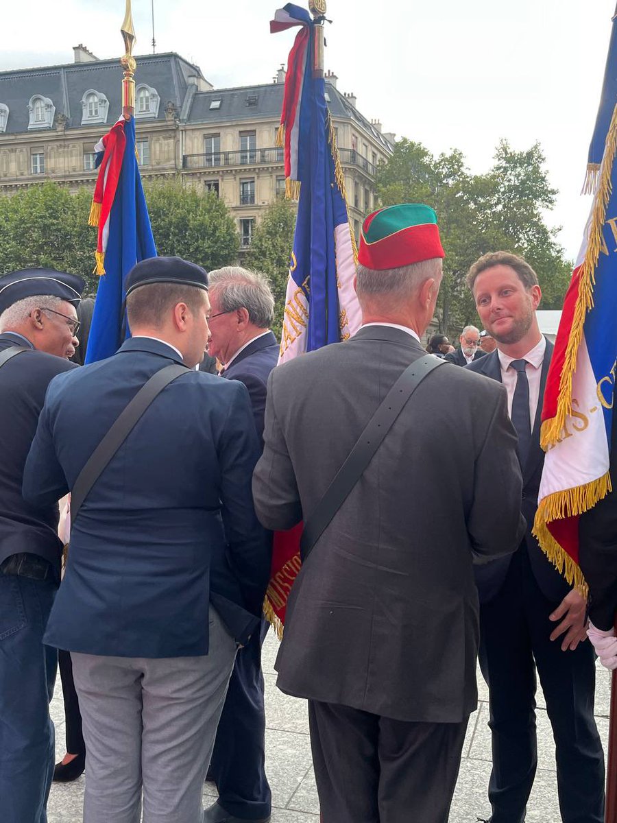 Le 25 août 1944, Paris retrouvait sa liberté et sa fierté 🇫🇷

N’oublions jamais cette force et ce courage : éternelle reconnaissance à tous ceux qui ont tant donné, jusqu’à leur vie, pour cette exigence de liberté. 

Nous leur devons tout.