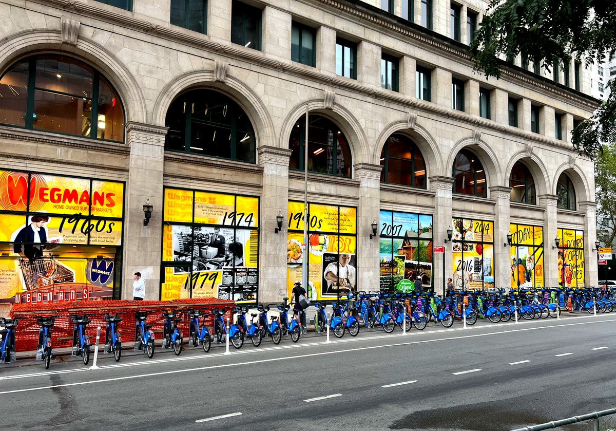 YourInstallTeam's tweet image. Eyecatching #WindowVinyl installation we did at #Wegmans in Manhattan, NY
.
.
.
.
#AdvantageInnovations #YourInstallTeam #graphics #installation #signage #LargeFormatGraphics #LargeFormat #SEG #DimensionalElement #RevealingYourBrand #branding