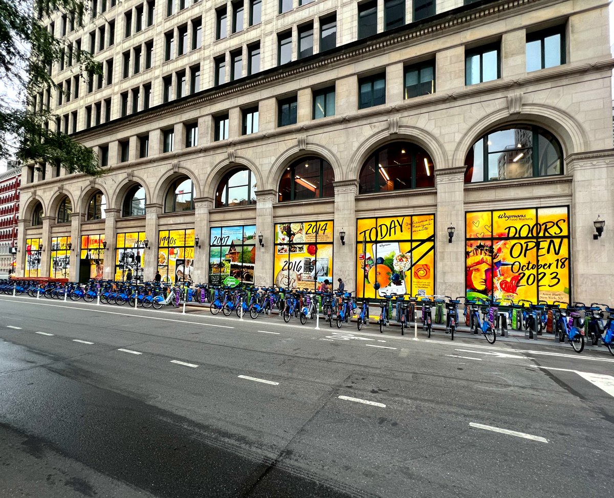 YourInstallTeam's tweet image. Eyecatching #WindowVinyl installation we did at #Wegmans in Manhattan, NY
.
.
.
.
#AdvantageInnovations #YourInstallTeam #graphics #installation #signage #LargeFormatGraphics #LargeFormat #SEG #DimensionalElement #RevealingYourBrand #branding