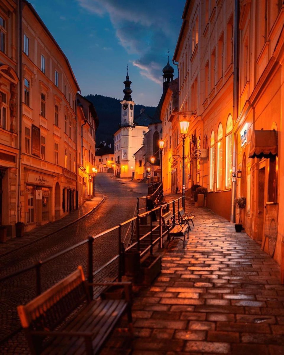 Banská Štiavnica – one of the most beautiful towns in Europe #ThisIsSlovakia 🌇❤️🇸🇰 #Slovakia #traveltips #citybreaks #streets #city #travelblogger #europe #traveltheworld 
Photo by Slavomir Cerven
