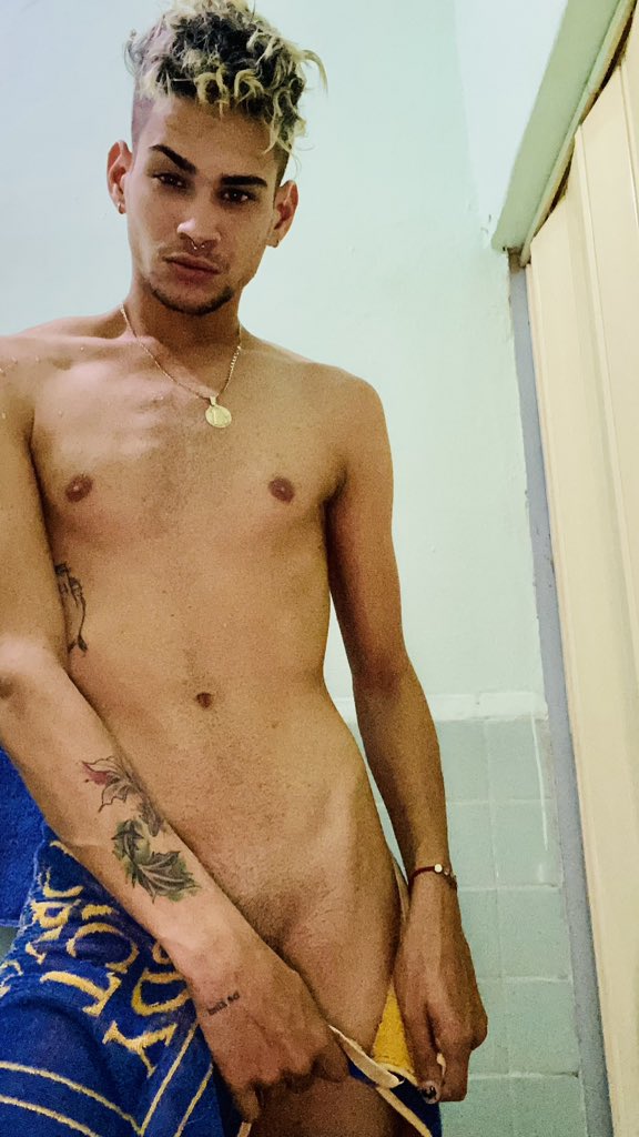 Hot boy 

#RETWEEET #viral #follow