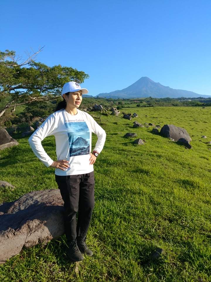 VolcanoColima's tweet photo. Playeras inspiradas en el Volcan de Fuego de Colima y Aves de Colima #playeravolcanicadryfit #playeravolcanica #volcandecolima #besttshirtever @VolcanoColima #latiendadelvolcan https://t.co/hIrrh0VlLm
