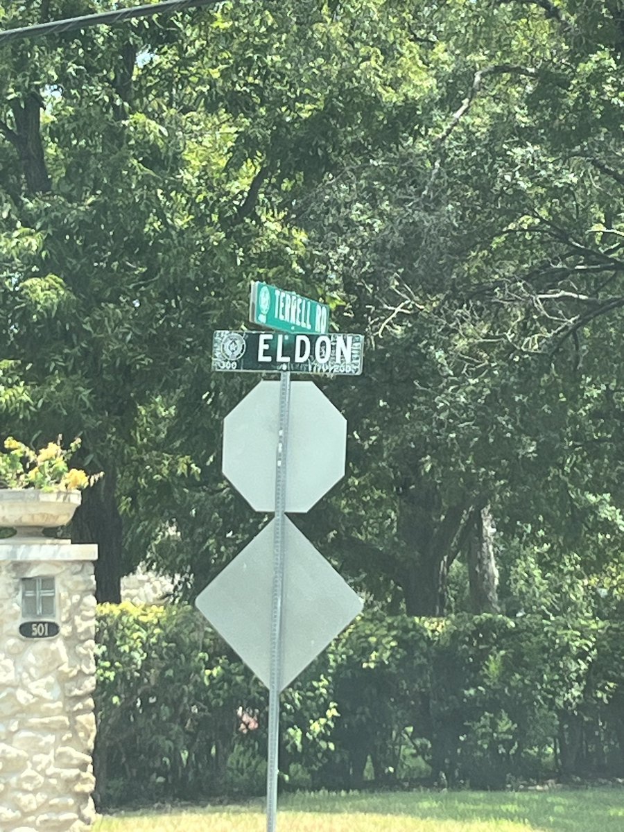 simquall's tweet photo. Brother is that you?? @ElDonSolo https://t.co/0RpCN3dKcQ