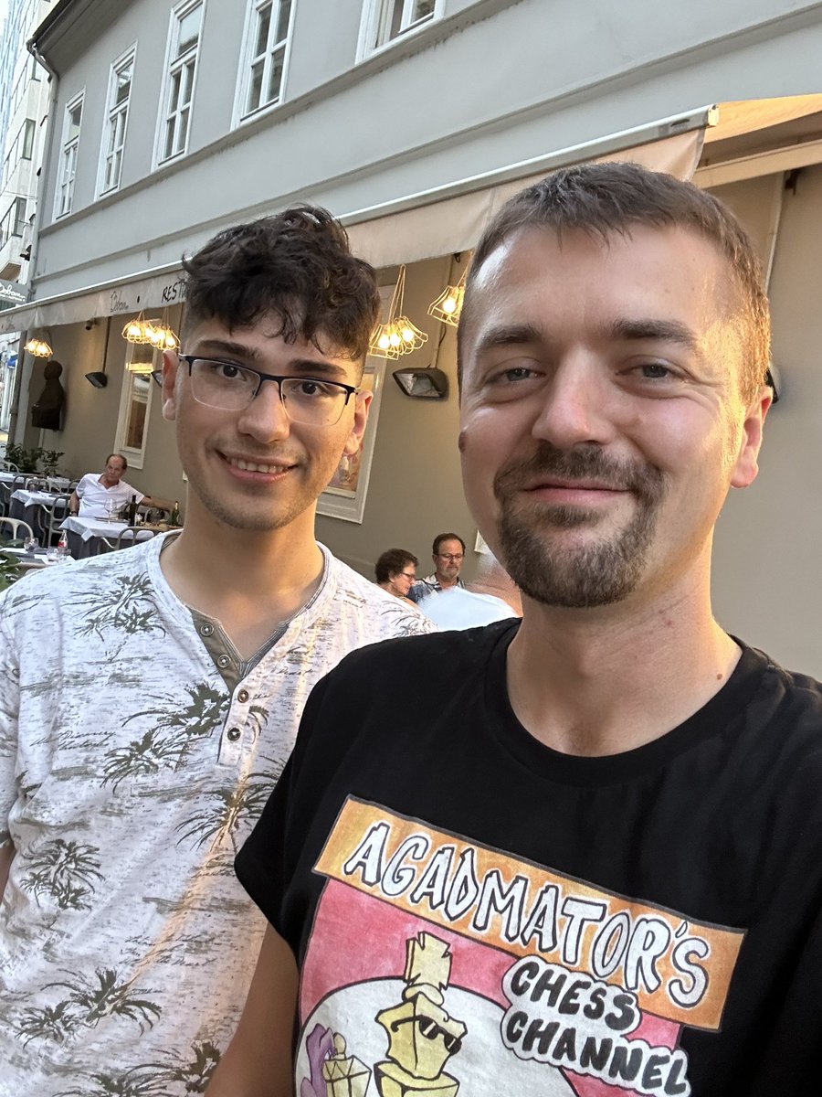 agadmator's tweet photo. Always a pleasure to meet a fan https://t.co/lGDCvR2fgx