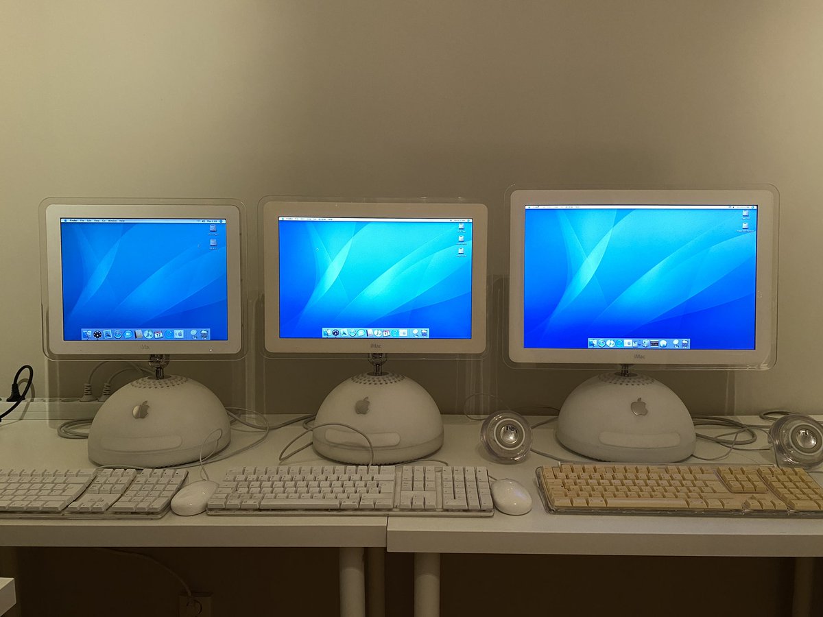 bjornbergstroem's tweet photo. Part of my little Mac collection: iMac G4 from early 2000s, in all available sizes: 15", 17" and 20" models. Arguable the best looking Macs ever made. https://t.co/9hUqhcWQtS
