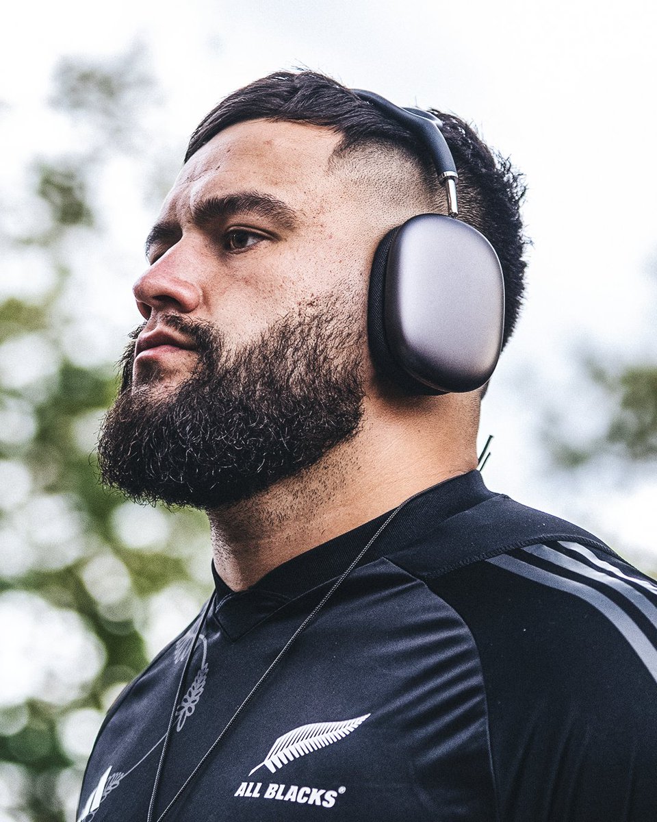 AllBlacks's tweet photo. Game faces on 😤

#RSAvNZL #AllBlacks https://t.co/JwjYsVIako