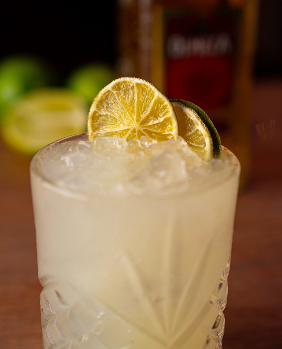 🥂🎉 It's bank holiday weekend, and you know what that means – time to raise your glasses and let the good times flow! Classic cocktails, rebellious concoctions, or ice-cold brews, we've got it all. 

#BankHolidayCheers #SuedeBarDrinks #WeekendVibes