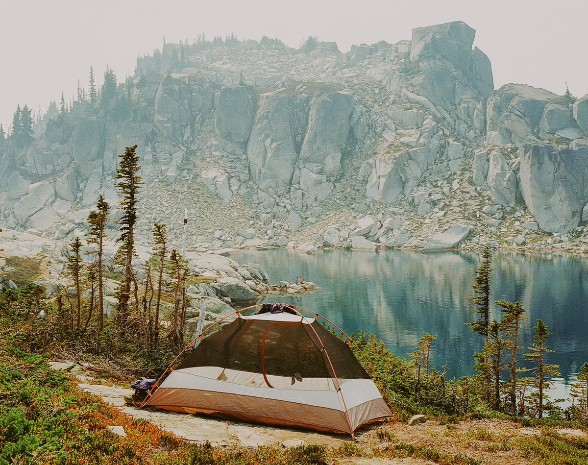 JoseePearlson's tweet photo. Smokey weekend in the mountains on medium format film 🎞️ https://t.co/xaTX7jCIJp