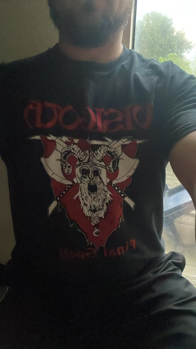Ach komm ich mach auch mal wieder mit #bandshirtfriday 
Schönen Abend euch allen.