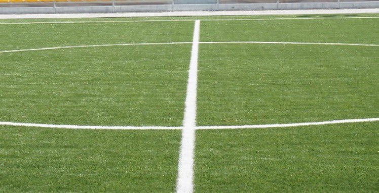 e_niort's tweet image. #Football. Mi-temps à Niort : 
Chamois Niortais 1-1 FCVB
(R. Bakayoko 9’)
#CNFCFCVB #NationalFFF