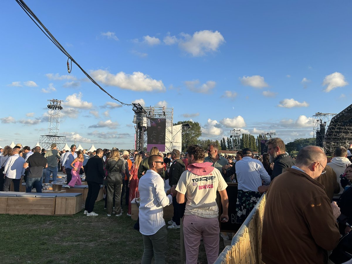 MadyDorchies's tweet image. À Touquet Music Beach Festival — UN WEEK-END DE FOLIE ! 🔥🎧
UN FESTIVAL HAUT EN COULEURS

#Bakermat ,#purplediscomachine et #PaulKalkbrenner  pour nous faire vibrer, fêter, danser et marquer l’histoire de cette nouvelle édition soutenue par @hautsdefrance 
@xavierbertrand