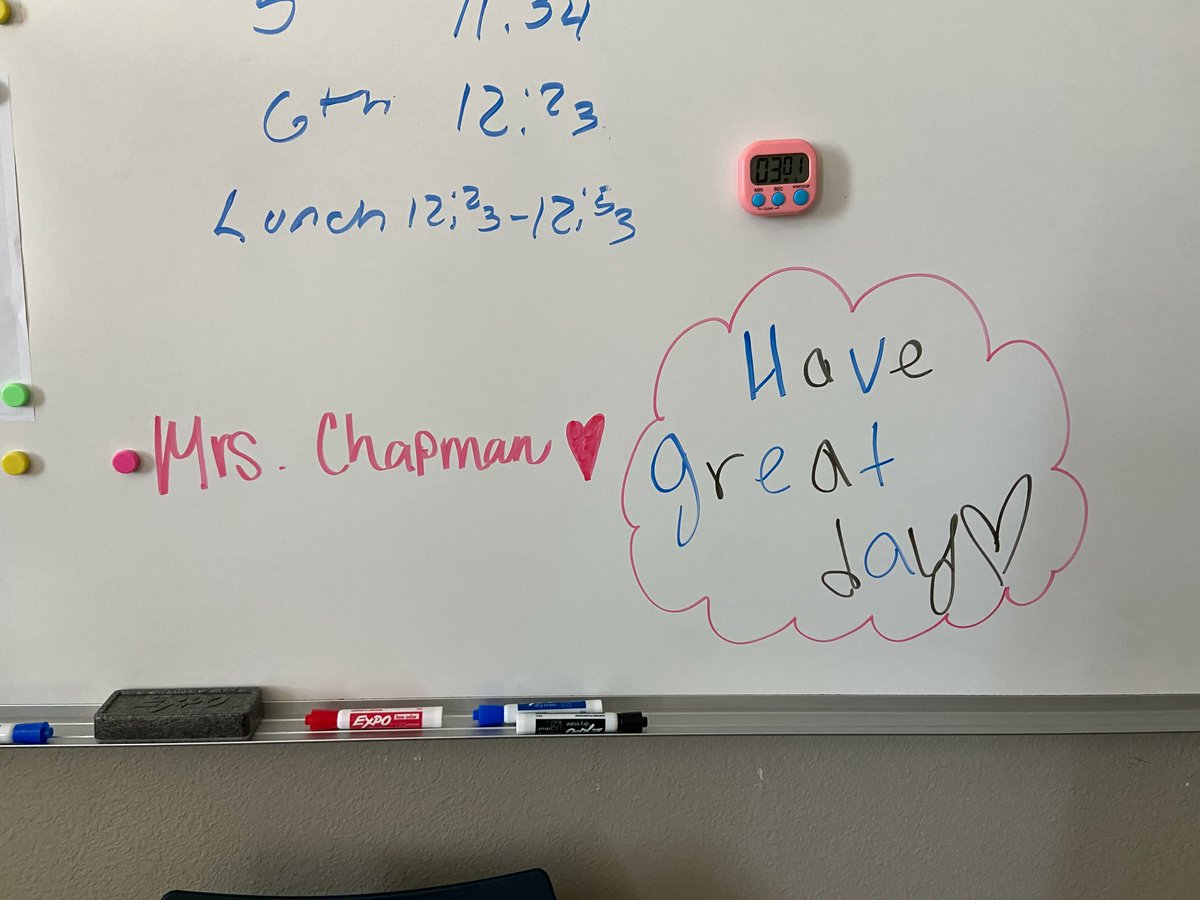 VannettaChapman's tweet image. I love that my students are already leaving me notes on the board. #teachingrocks #schooldays