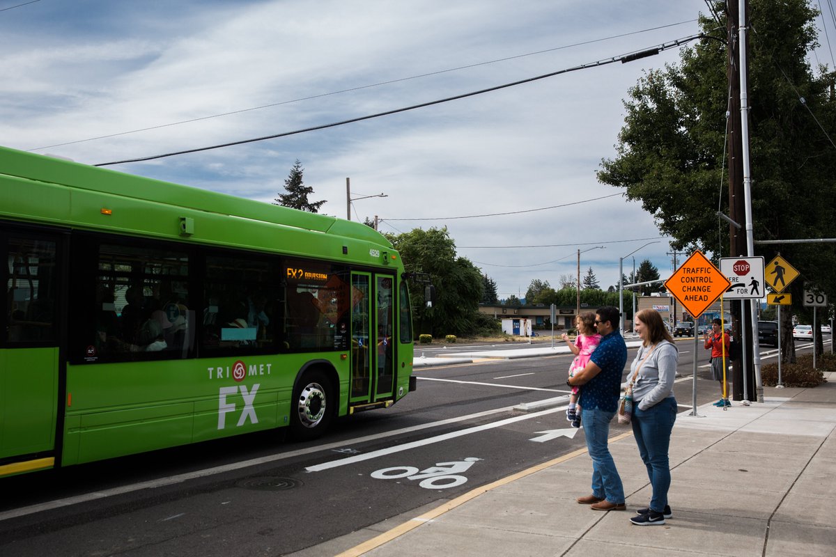 Congratulations to <a href="/trimet/">TriMet</a> for the upcoming anniversary of the TriMet FX service line.
news.trimet.org/2023/08/video-…
#transitsignalpriority #Transportation #safety