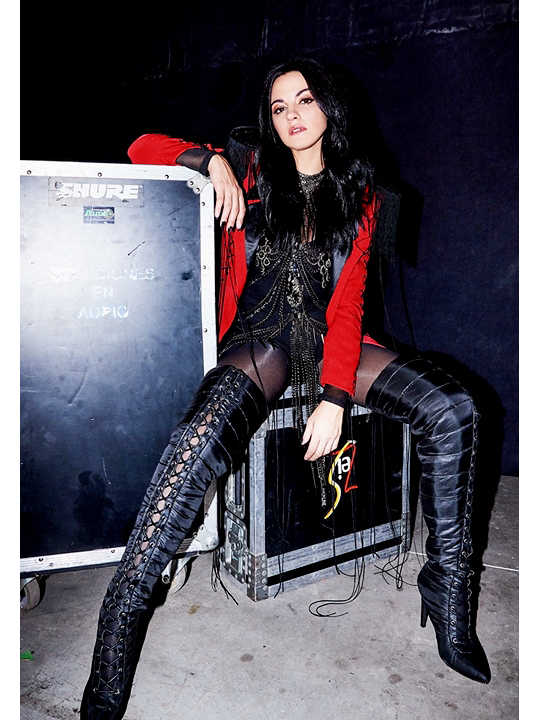 A #SoyRebeldeTour fazendo a Maite voltar a cantar e eu voltar a usar o Twitter 😱 Já são 2 milagres com só o primeiro show