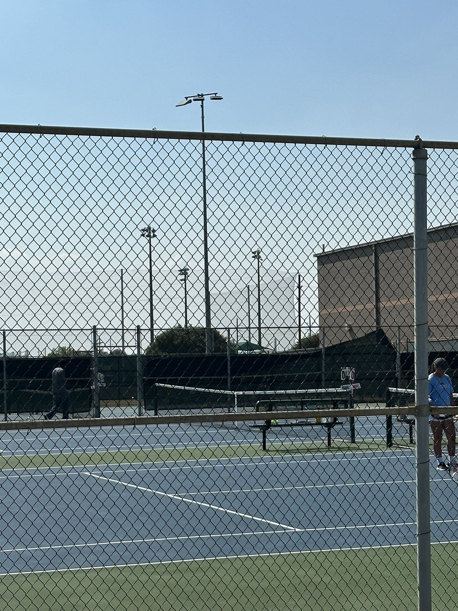 Melting in the sun was worth watching some <a href="/MCHS_Rams/">RamNation</a> tennis. 💚 #RPND