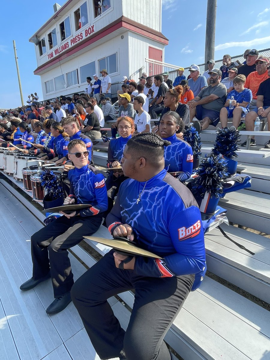 DeSantisRob's tweet photo. The new look @marchingtbolts are ready to go!! β‘οΈβ‘οΈπ₯ Thank you to @millvillesuper @BoltsPrincipal @BOLTSPDKeefer and everyone at @MillvillePSInfo for supporting and making it possible. π«Ά Letβs go Bolts!! #g2performance https://t.co/8T9Yz6fSq2