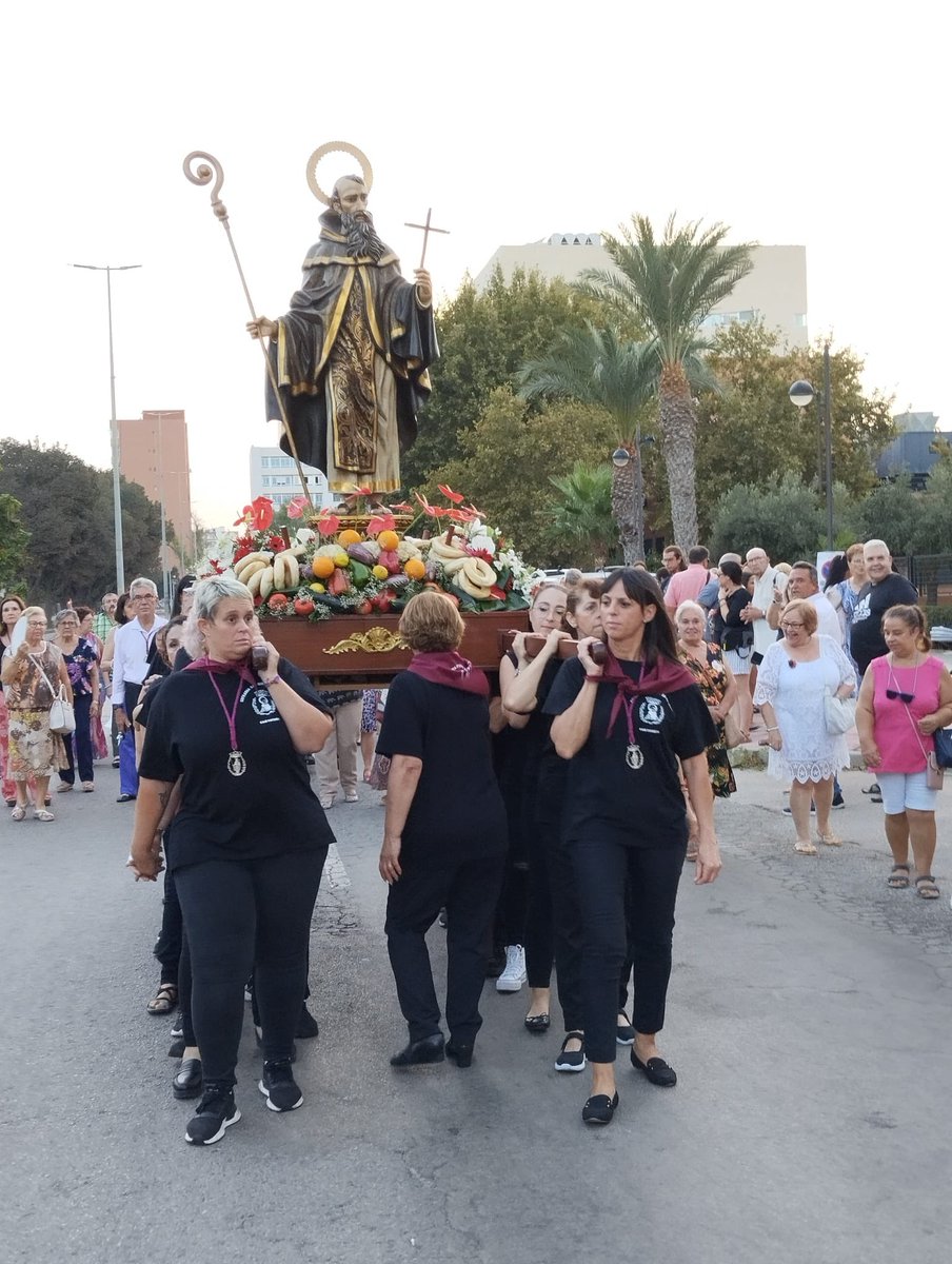 Calis_Oficial's tweet photo. 📸En la tarde de hoy, nuestro Hermano Mayor, Pedro Ayala Gallego, ha asistido a la eucaristía en honor a San Ginés de la Jara.

Posteriormente, ha participado en la procesión del patrón de Cartagena por el barrio al que da nombre. https://t.co/57iVWtHIOu