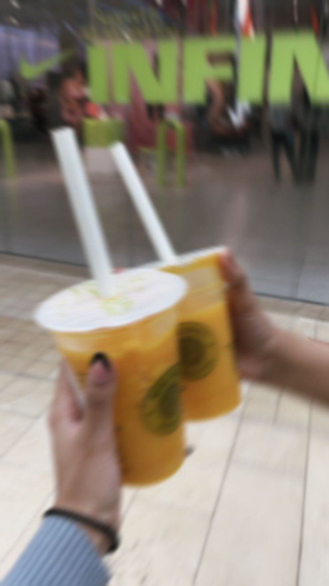 Mansiz__'s tweet photo. Having REAL FRUIT with REAL FRIEND https://t.co/k7fDvDLiu1
