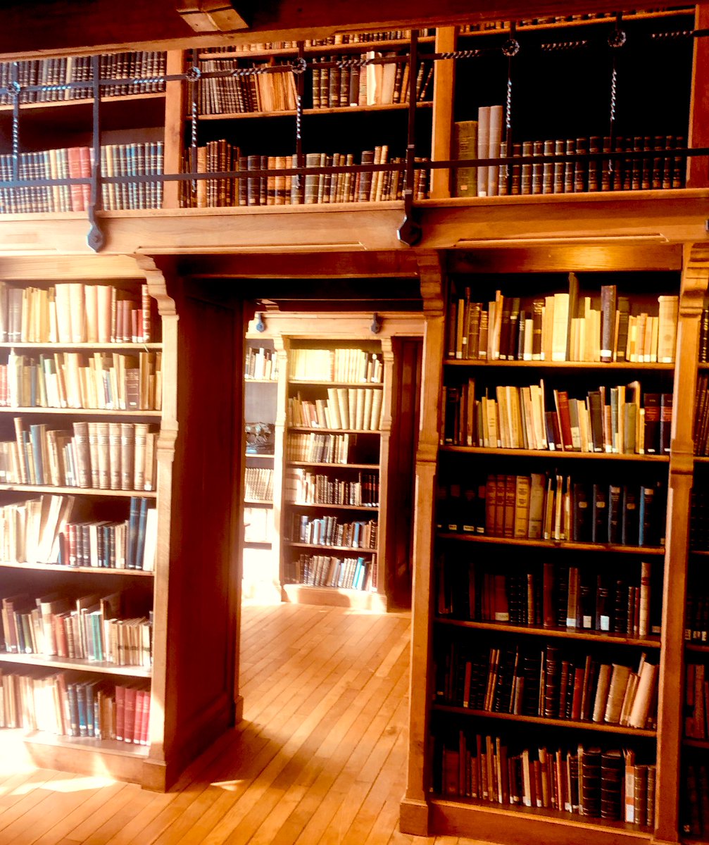 📚Cosmos Littéraire🌌 tweet media