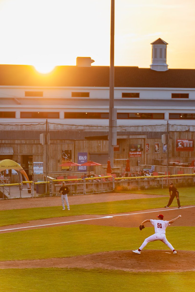 baseball sunsets 🫶
50