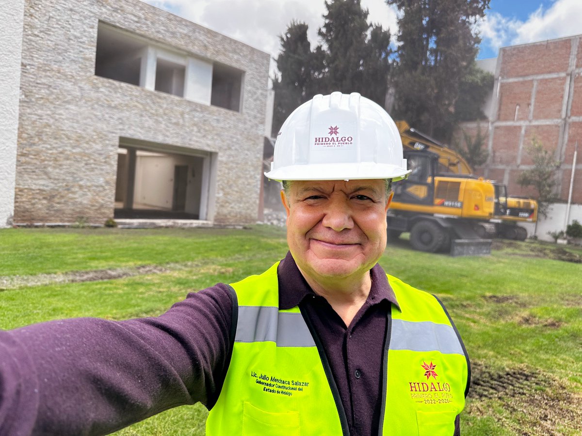 juliomenchaca_'s tweet photo. Hoy le decimos adiós a uno de los símbolos del privilegio para unos cuantos en Hidalgo. Hemos iniciado la demolición de la "Casa de Gobierno" para transformarla en un espacio de atención al pueblo.

#PrimeroElPueblo
#ResultadosQueMejoranVidas https://t.co/5RYydPTjad