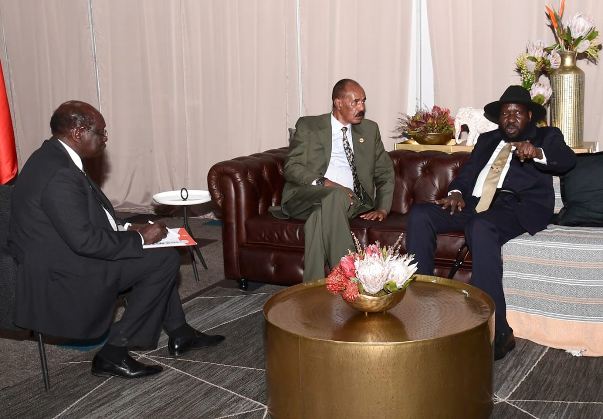 #BRICS+ 🇪🇷 🇸🇸 🇹🇩 🇻🇪 |• Eritrean delegation, led by Pre Isaias Afwerki, met with #SouthSudanese Pre. Salva Kiir Mayardat, #Chadian PM Saleh Kebzabo, & #Venezuelan FM Yavan Gil Pinto – for discussions focusing on common issues & bilateral cooperations.

#BRICSSummit2023 #SouthAfri