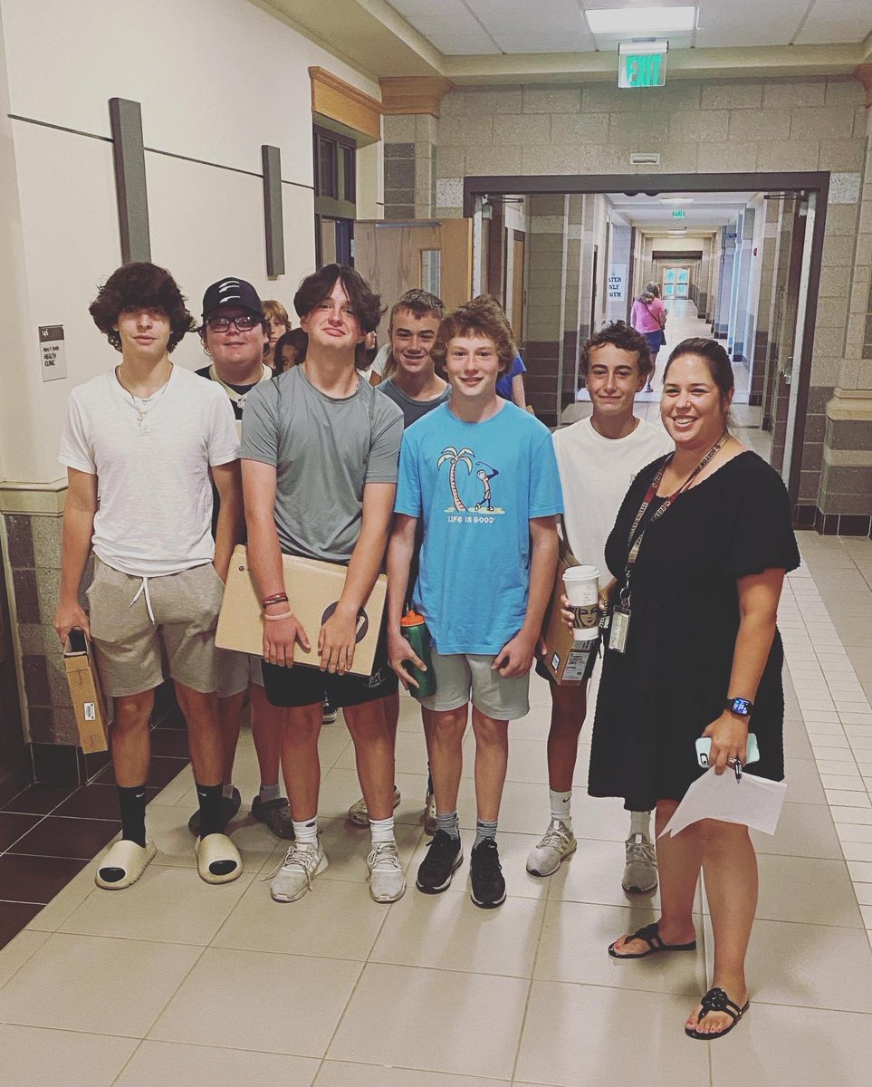 We had a great time meeting our new Freshmen this week! Looking forward to the first day of school with the Class of 2027! #weRmarshfield <a href="/MHSAPDC/">Dominic Centorino</a> <a href="/MHSAPKB/">K Reid</a>