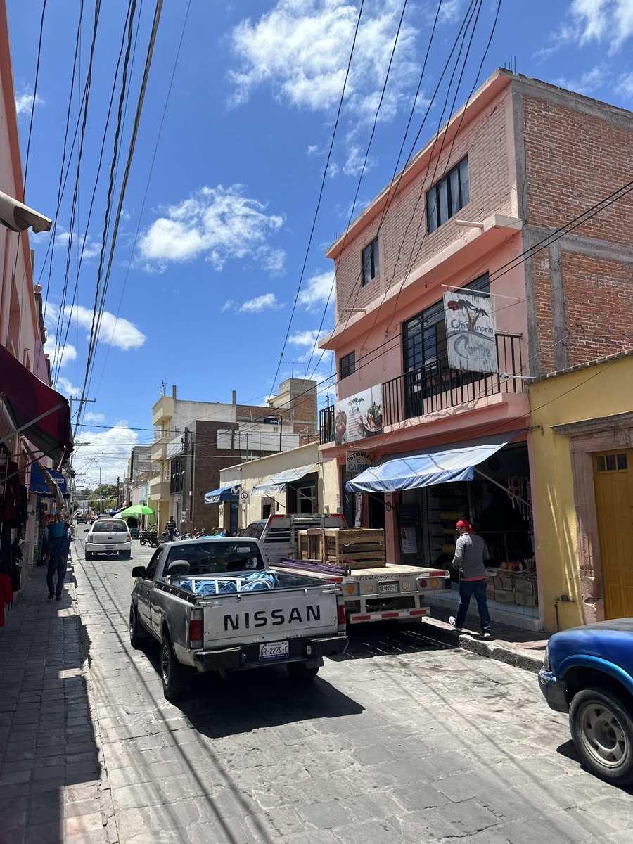 Rach (@rachelmuno) on Twitter photo 