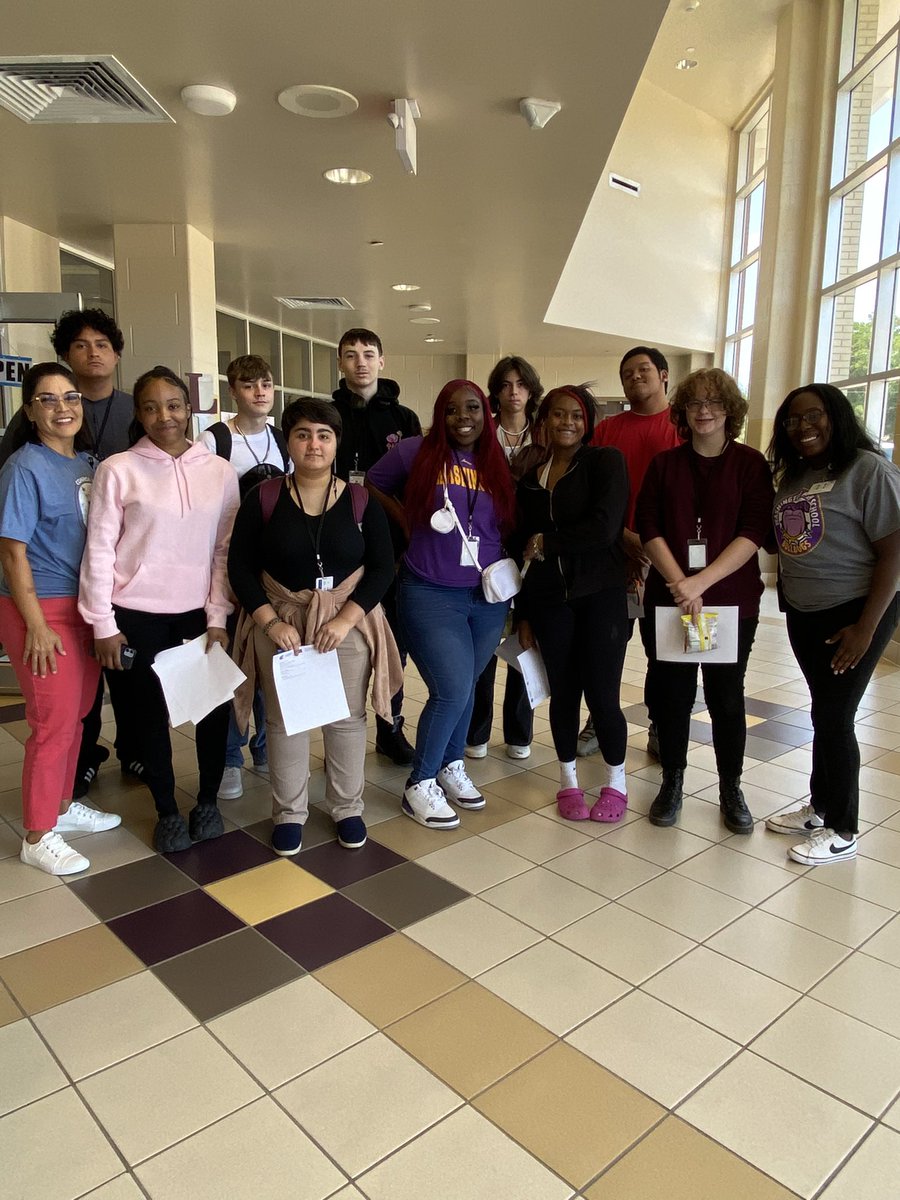 Celebrating our students who received SAEs (Student Achieving Excellence)this week💜💛
#SAEFridays
#AlwaysaBulldogneveranunderdog