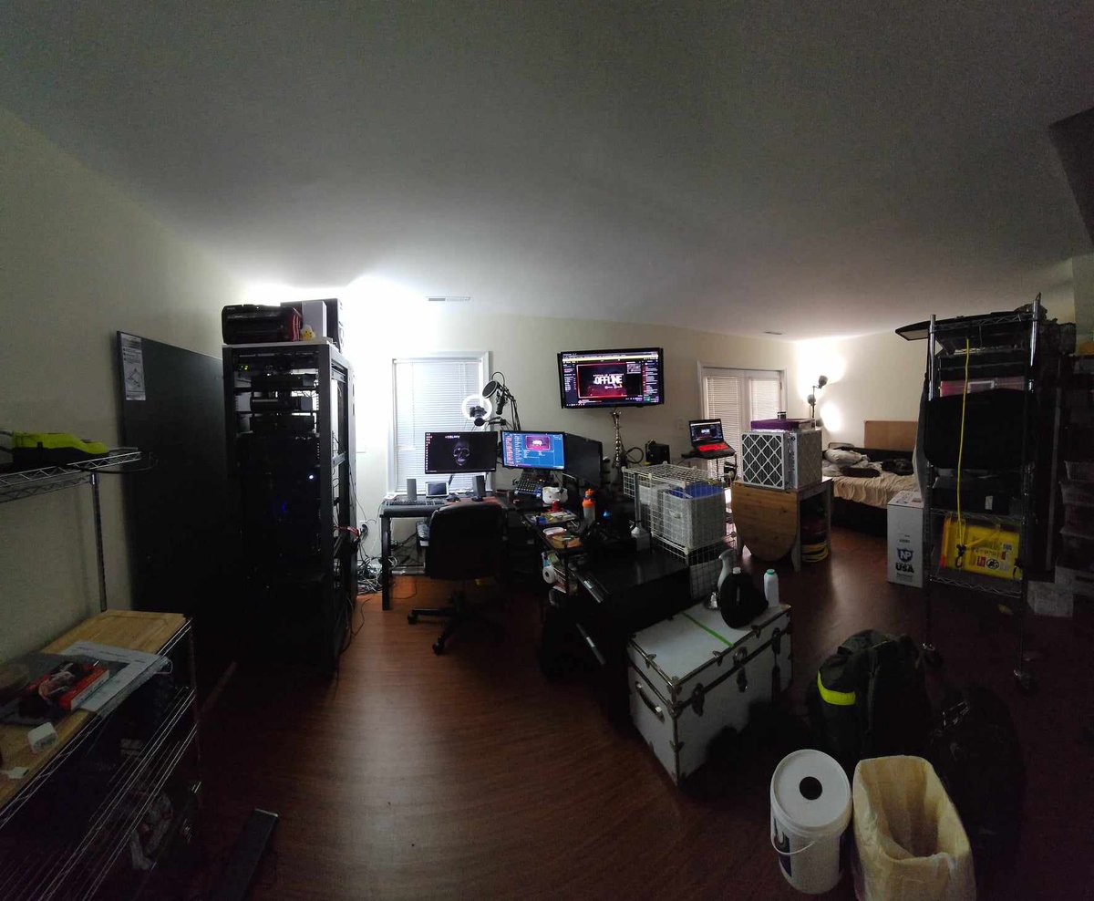 ROFBrokenHalo's tweet photo. @ElonoraLeonardo I use a Duel PC  setup for streaming! https://t.co/kL2xFUJ91X