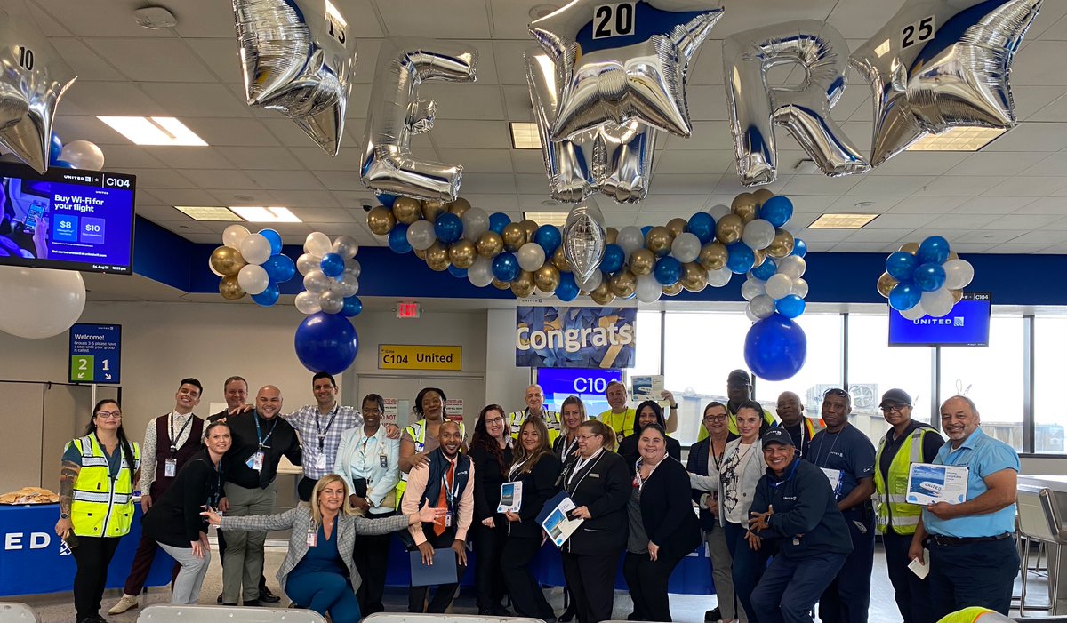 MalkowskiAneta's tweet photo. Celebrating a group of dedicated employees! Congratulations on your milestone! @Jordan_Bykowsky @csarkari  @MikeHannaUAL https://t.co/b7s4rbFXCm