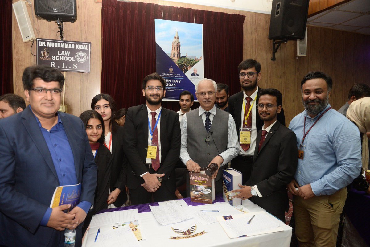 Law_GCU's tweet photo. Open Day at GCU marked a new wave of inspiring young aspirants to choose their future pathways in academics. Hats off to the Worthy Vice Chancellor @zaidia 
Some glimpses from the Law Deptt. at the Open Day in Bukhari Auditorium, Government College University Lahore! 
#GCUOpenDay https://t.co/ClYaqfBpWt