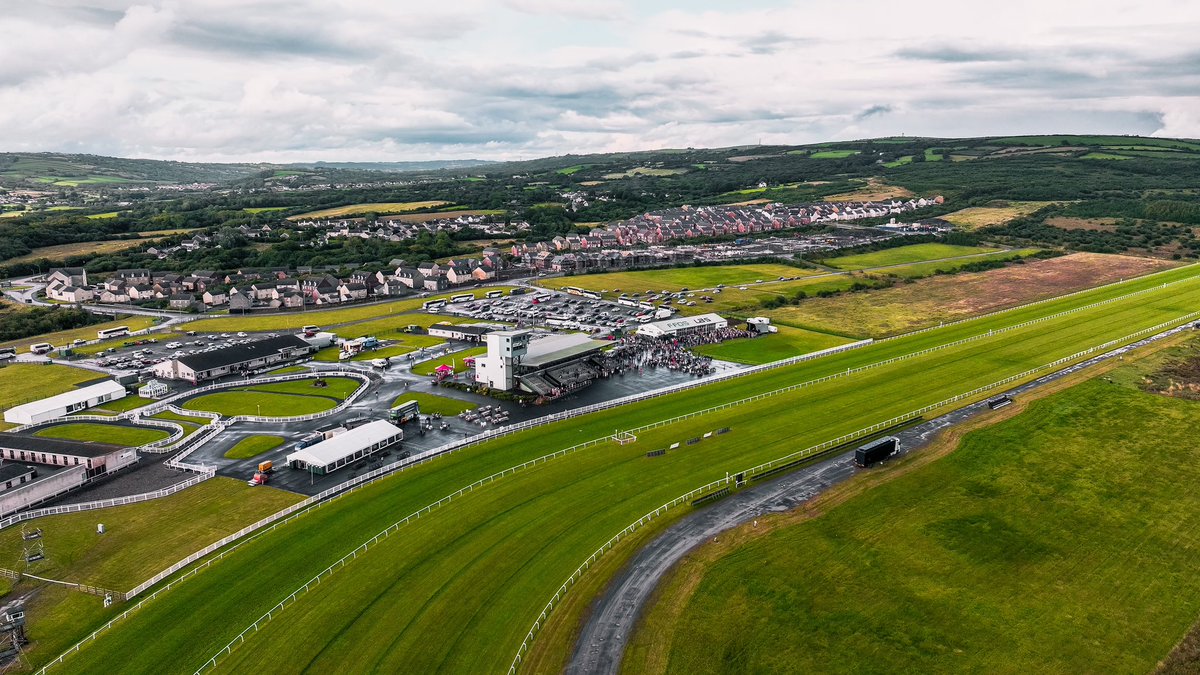 redmediawales's tweet photo. Great to shoot some film and photos at @FfosLasRC Ladies Day including a @RealJamesArgent #ffoslas #jamesargent #towie #ladiesday https://t.co/w2kOeZqAQ5