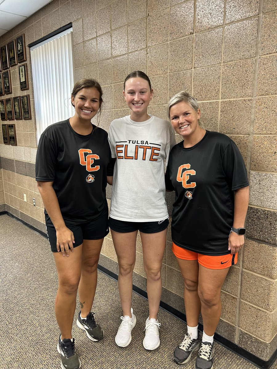 Brynley Smith tweet media