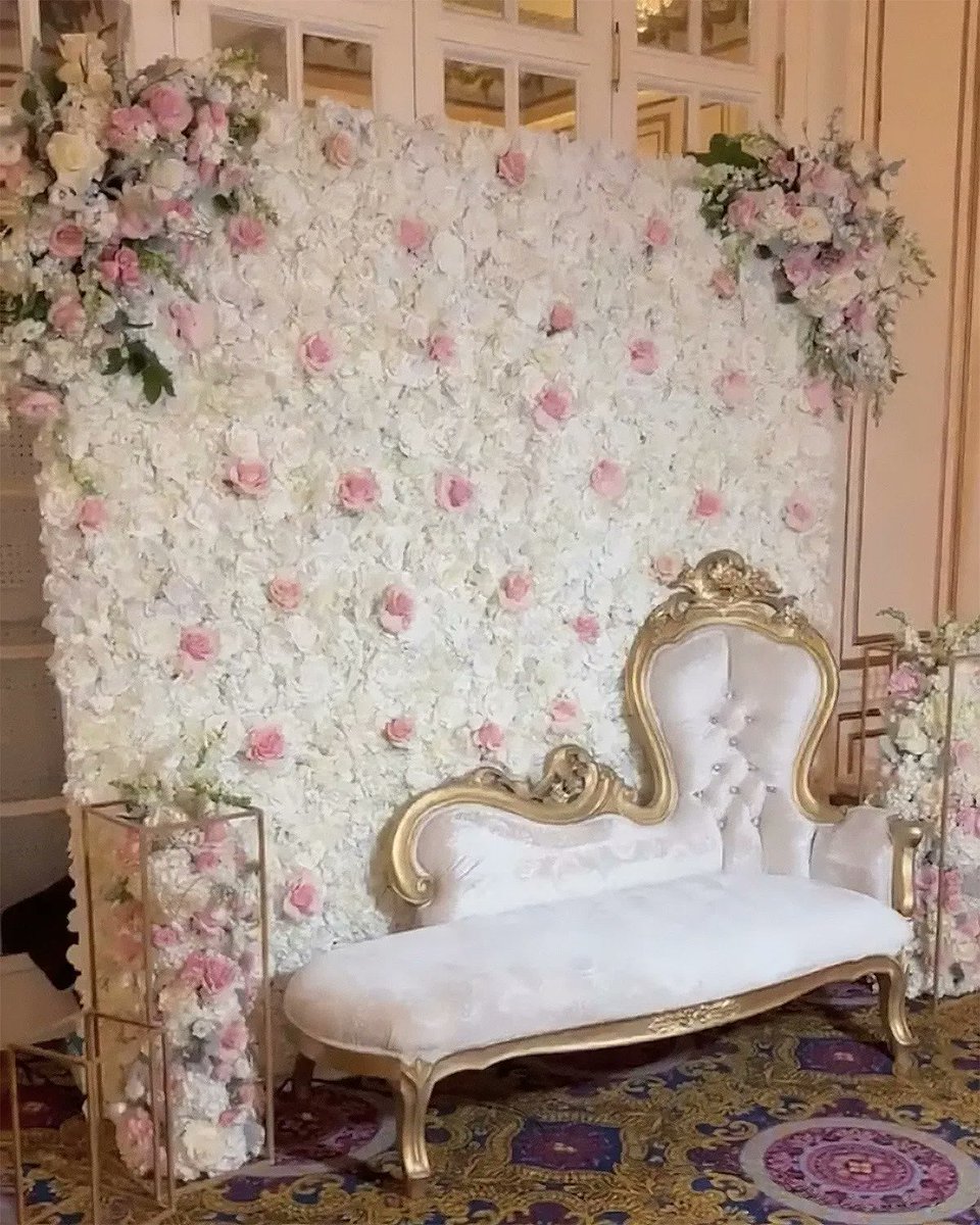 UniquelyChicRI's tweet photo. Love the pops of pink Lia added to our white #flowerwall at the @fairmontcopley in #Boston! with @michaelmarcoux_events @uniquelychicri &amp; @goldengatestudios #weddingdecor #bostonwedding https://t.co/jyv1BhpYd2