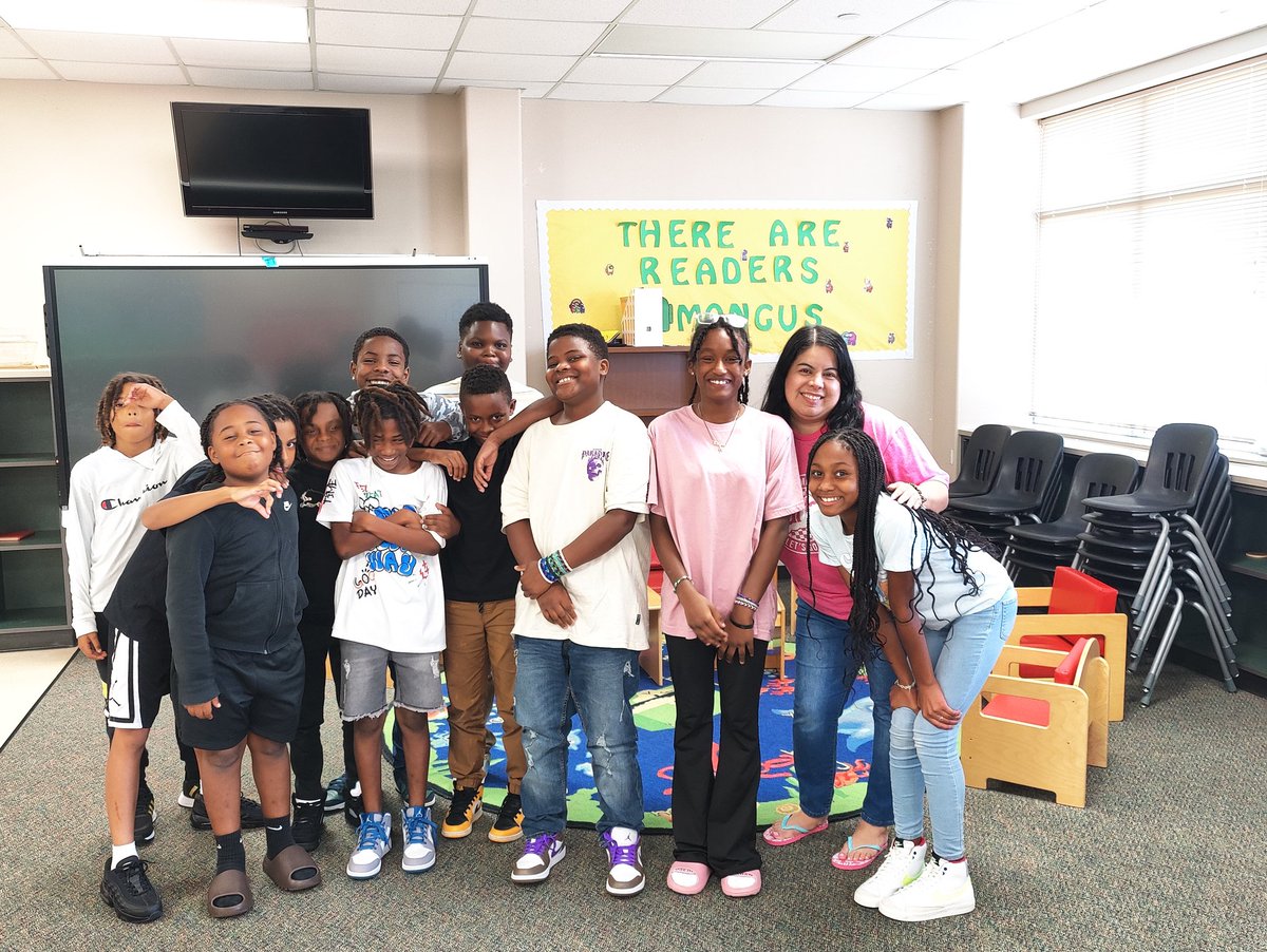 5th grade lunch bunch with Ms. Garza 💙🤍🐎

#cultureofkindness  #makinganIMPACT